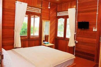 Negeri Baru Hotel & Resort Калиандак Экстерьер фото